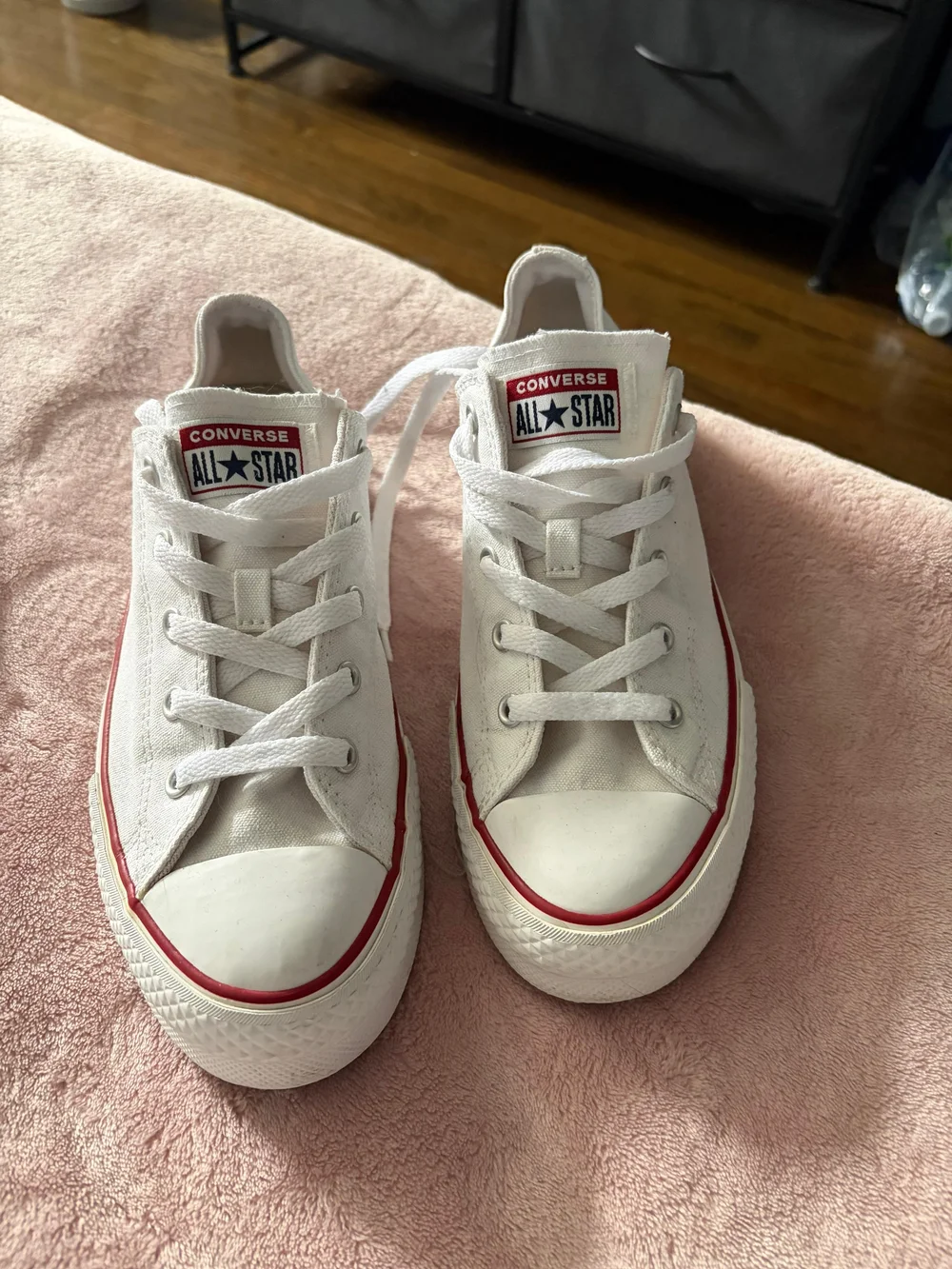 Converse All Star White Low Top Sneakers with Red Trim - Picture 1 of 7